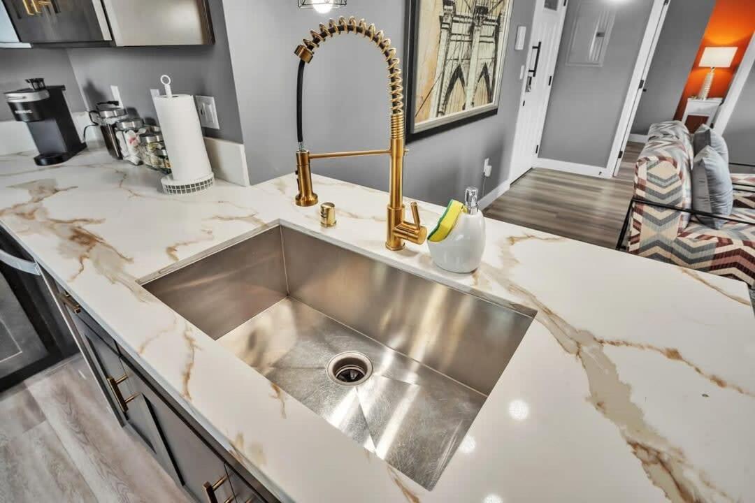 Professionals-Restaurants-Fastwifi-A C-Desk- Pets Apartment San Diego Luaran gambar