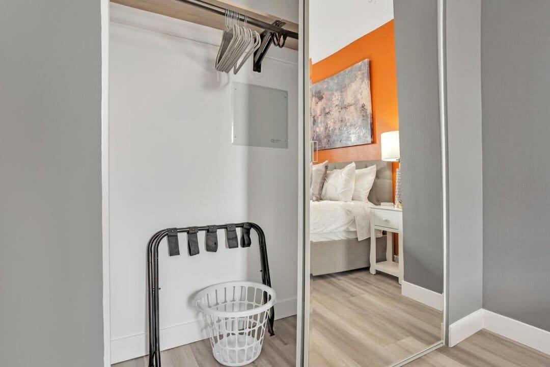 Professionals-Restaurants-Fastwifi-A C-Desk- Pets Apartment San Diego Luaran gambar
