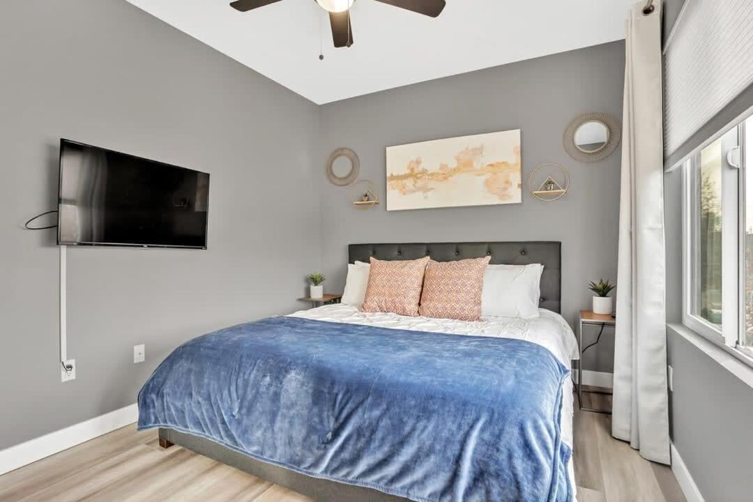Professionals-Restaurants-Fastwifi-A C-Desk- Pets Apartment San Diego Luaran gambar