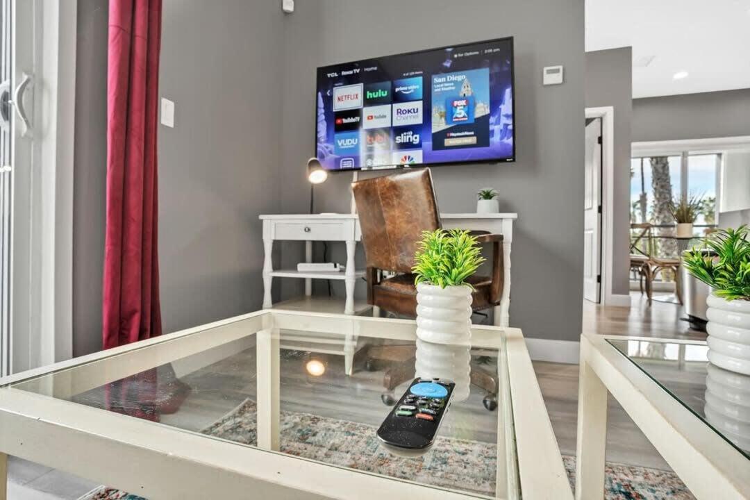 Professionals-Restaurants-Fastwifi-A C-Desk- Pets Apartment San Diego Luaran gambar