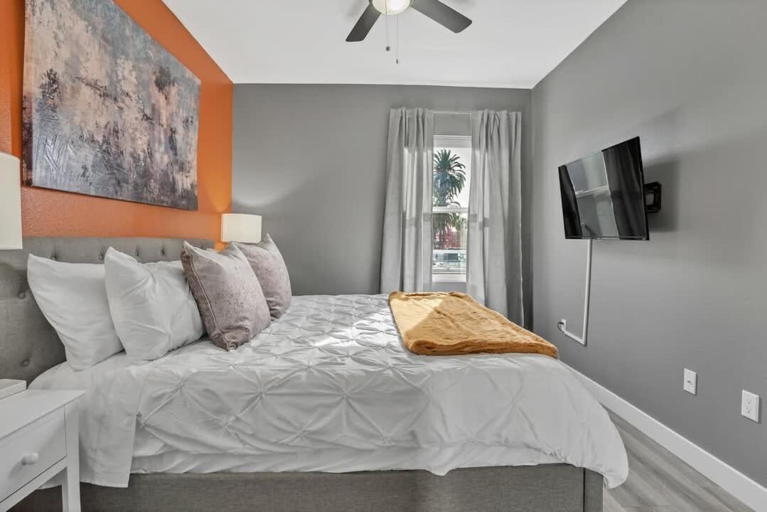 Professionals-Restaurants-Fastwifi-A C-Desk- Pets Apartment San Diego Luaran gambar