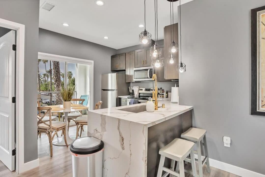 Professionals-Restaurants-Fastwifi-A C-Desk- Pets Apartment San Diego Luaran gambar